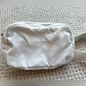 LULULEMON BELT BAG IN WHITE OPAL - retired color
